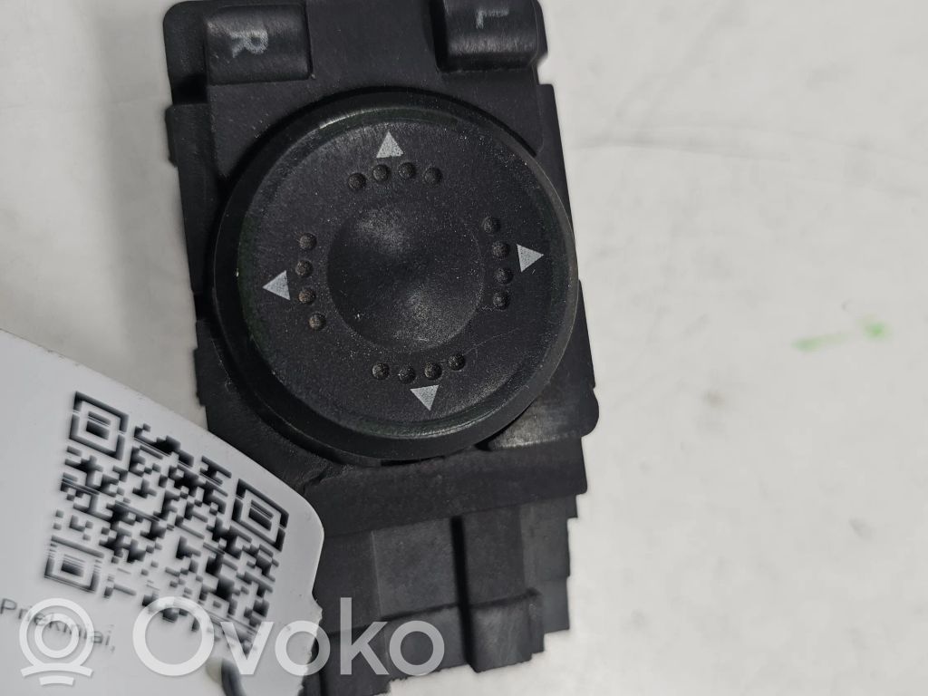 Volkswagen PASSAT B5 Interruptor del espejo lateral 