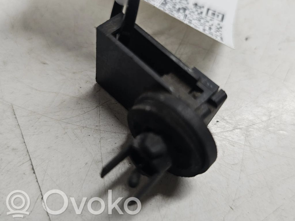 Volkswagen PASSAT B5 Outside/exterior temperature sensor 