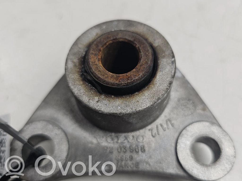 Engine mount bracket   9203968