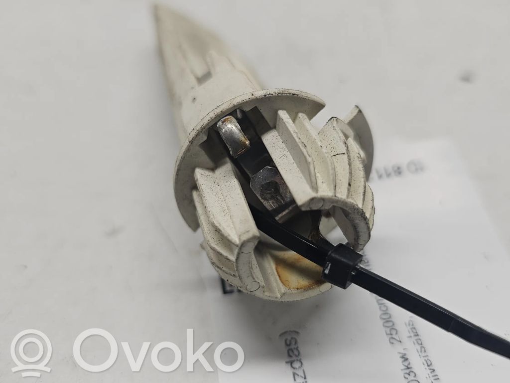 Volvo V70 Tail light bulb cover holder 