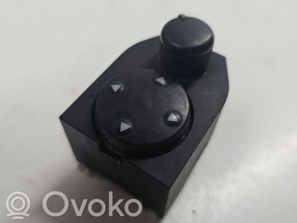Audi A8 S8 D2 4D Wing mirror switch 