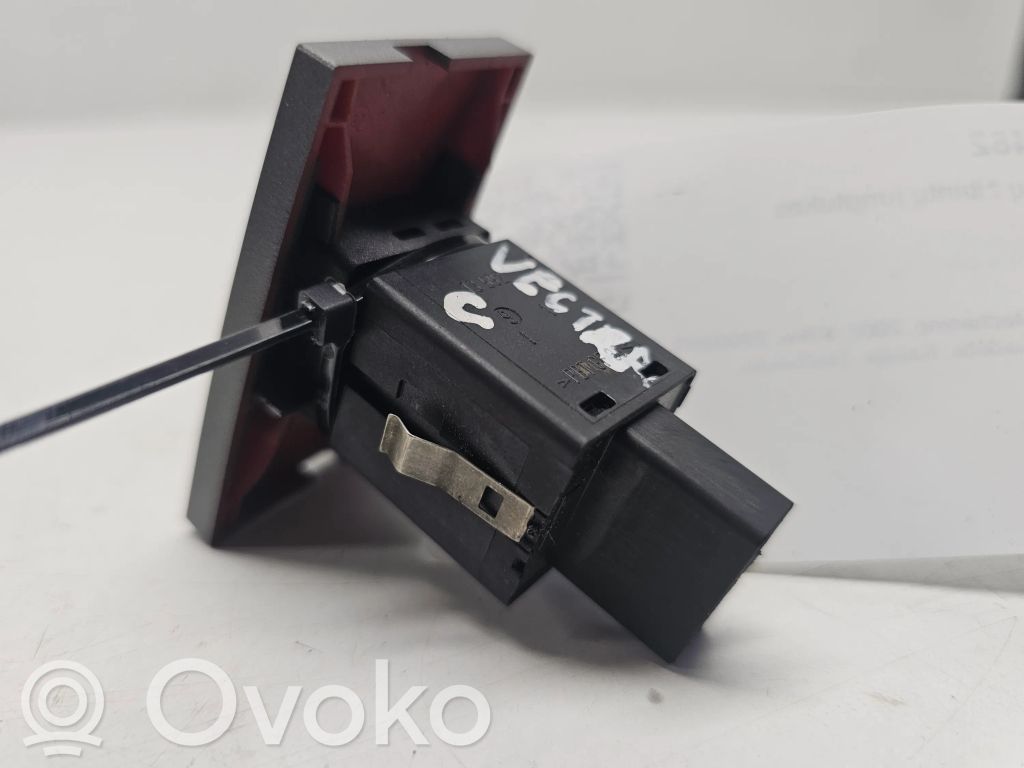 Hazard light switch   13592,13138255