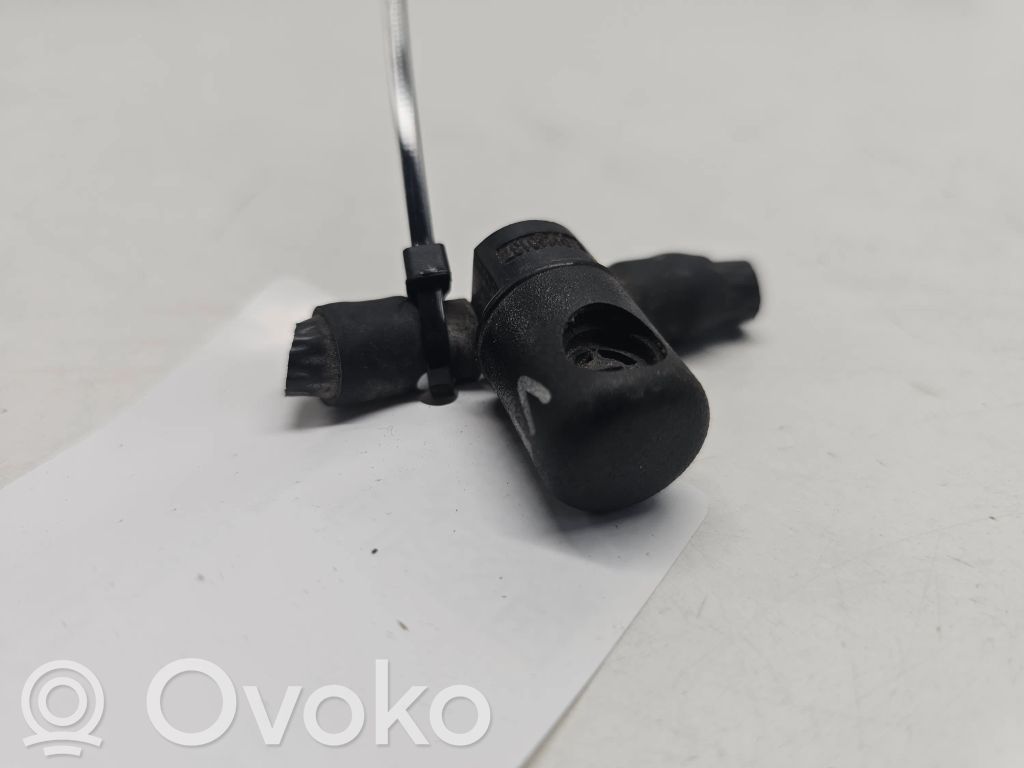 Opel Vectra C Dysza spryskiwacza szyby przedniej / czołowej 