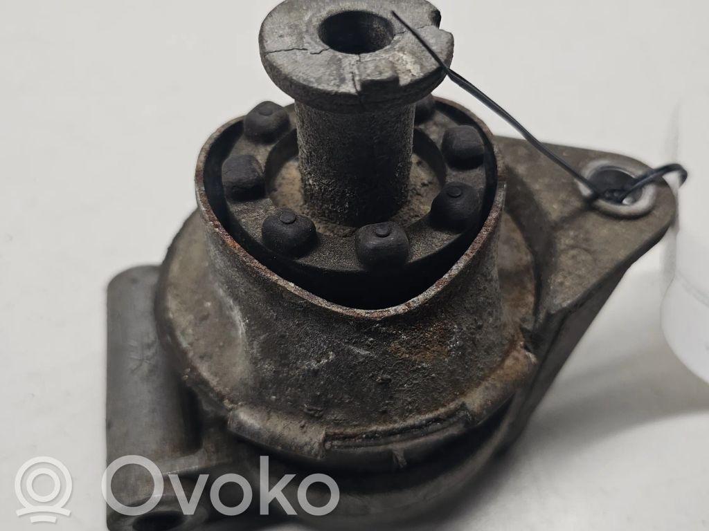 Opel Astra H Engine mount bracket 