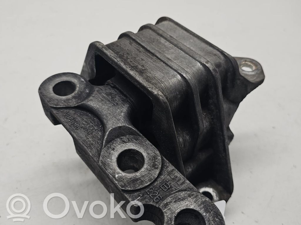 Opel Vectra C Engine mount bracket 