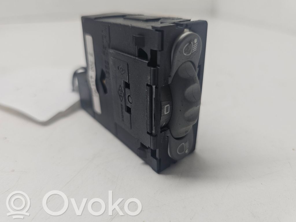 Renault Scenic I Headlight level height control switch 