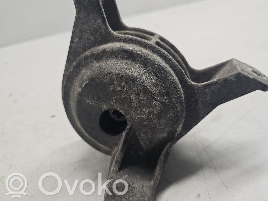 Opel Zafira A Engine mount bracket 