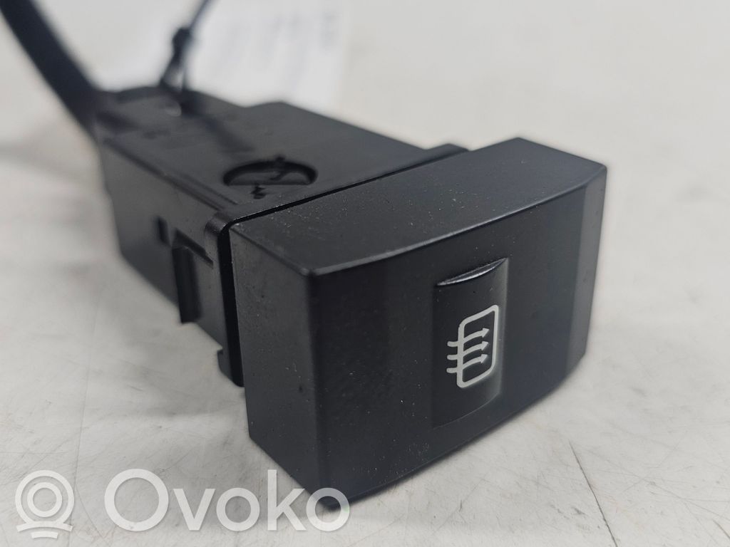KIA Sorento Windscreen/window heater switch 