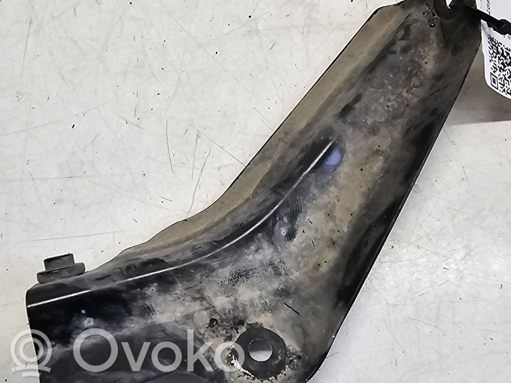BMW 5 E60 E61 Lokasuojan kannake 