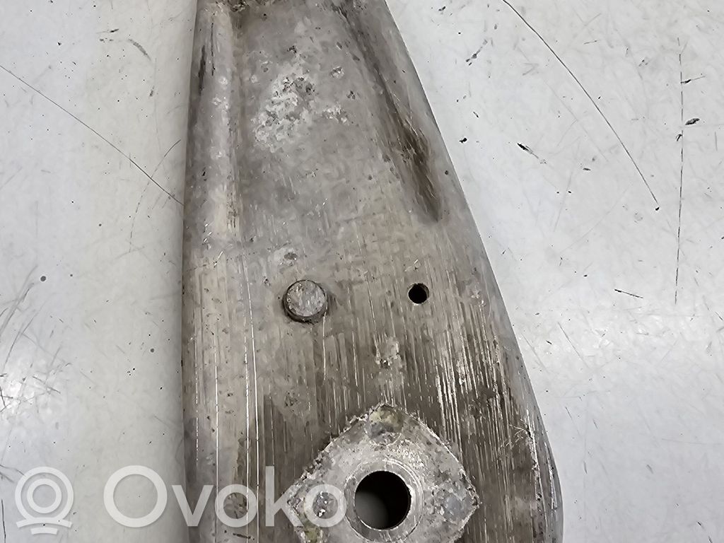 BMW 5 E60 E61 Cits aizmugures šasijas elements 