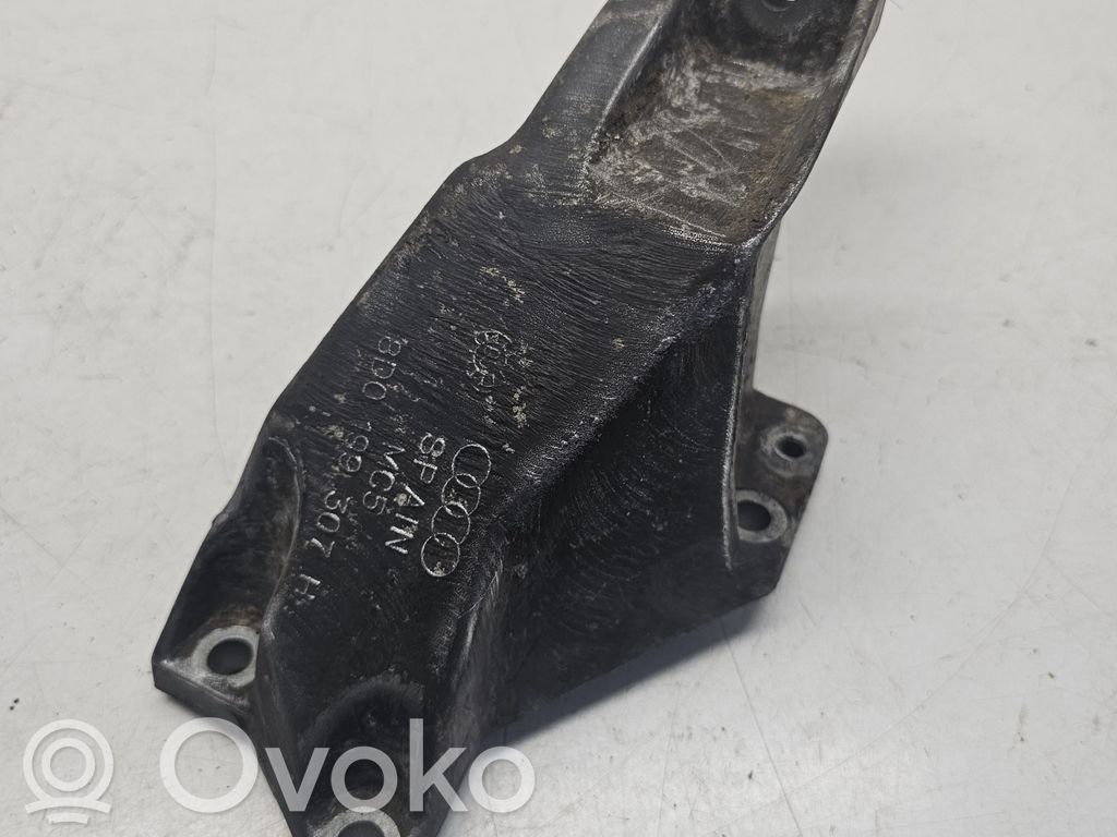 Audi A4 S4 B5 8D Engine mounting bracket 