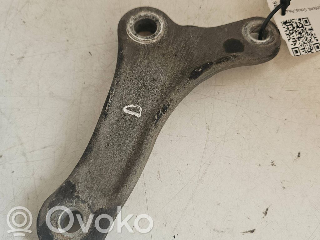 BMW 5 E60 E61 Sway bar bush bracket, front 