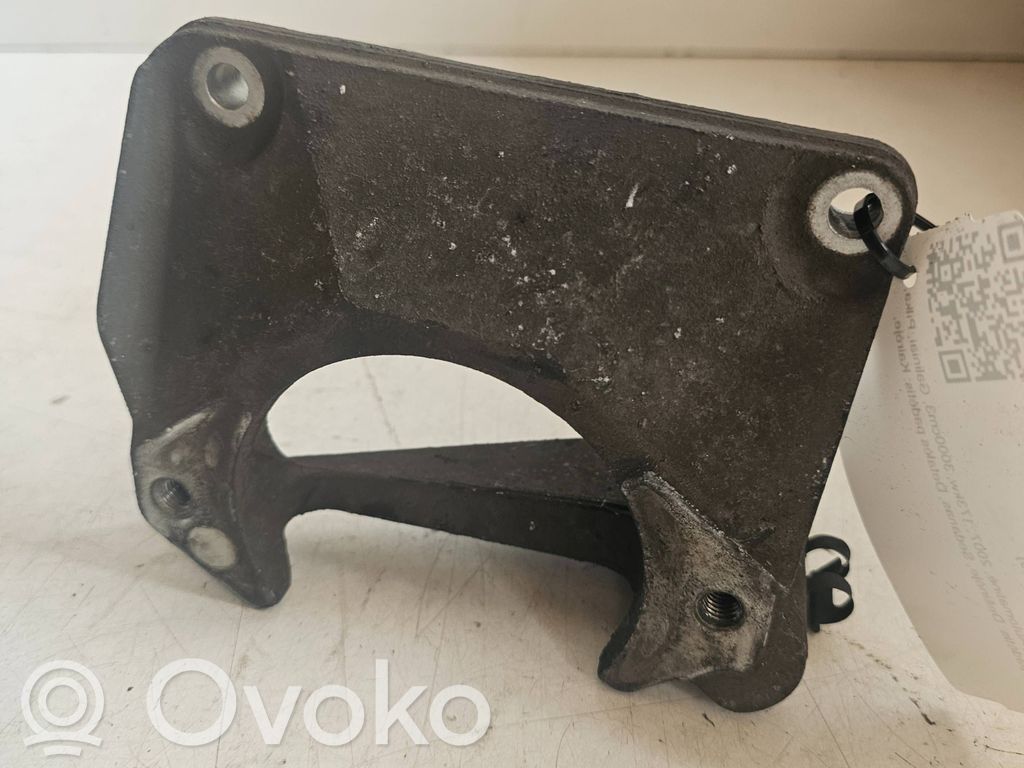 BMW 5 E60 E61 Engine mounting bracket 