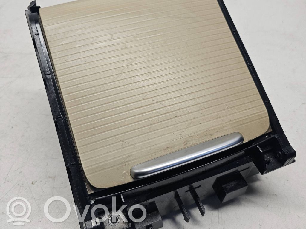 Volvo V70 Cup holder 
