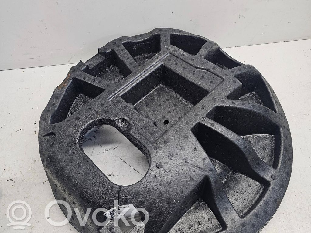 Volvo V70 Spare wheel section trim 