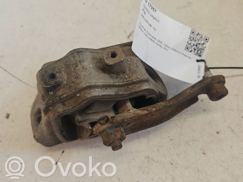 Volvo V70 Engine mount bracket 