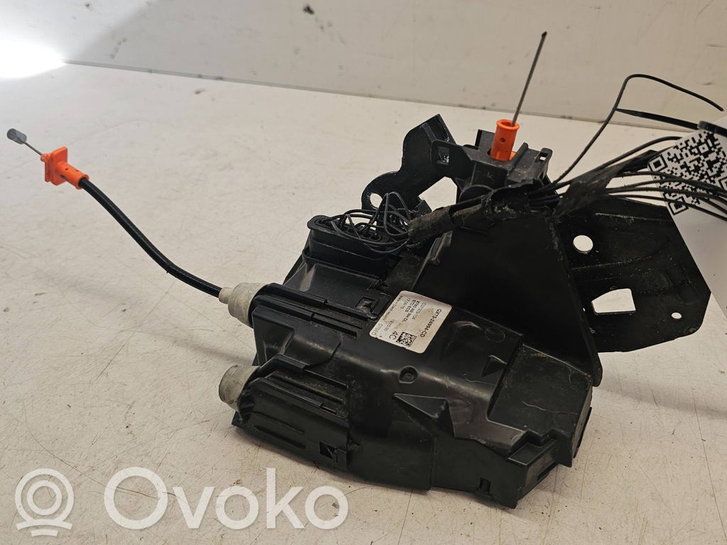 Jaguar XE Takaoven lukko 