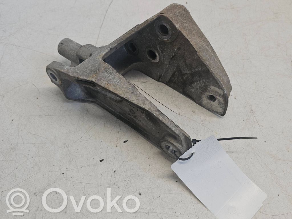 Opel Antara Engine mounting bracket 