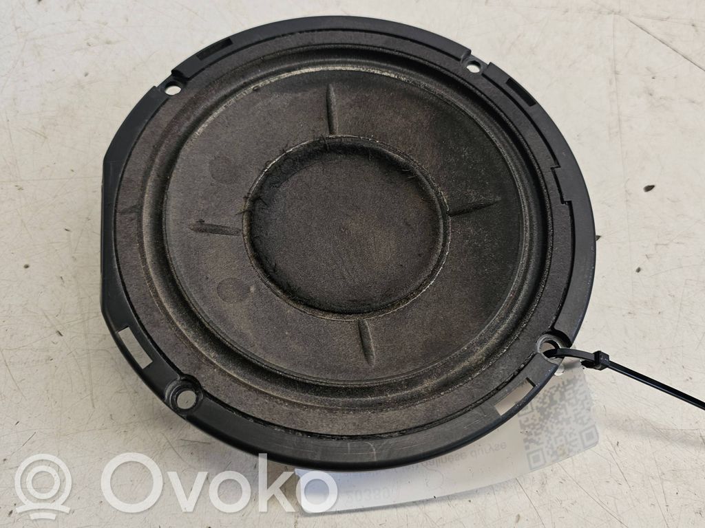 Volvo V70 Rear door speaker 