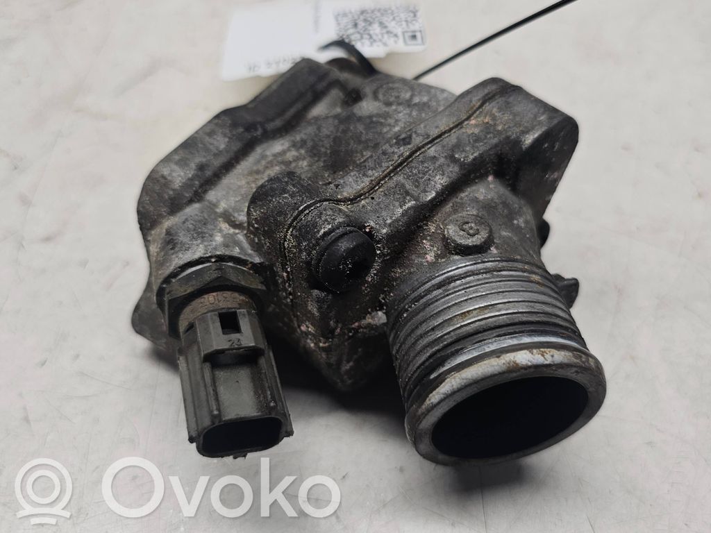 Volvo V70 Termostaatin kotelo 