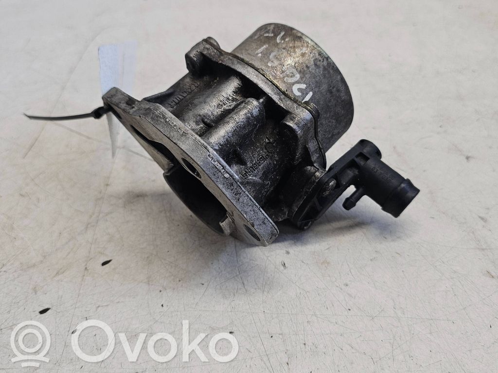 Volvo S40, V40 Bomba de vacío 
