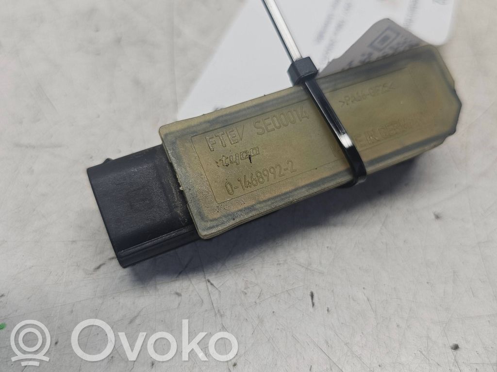 Volvo V70 Clutch pedal sensor 