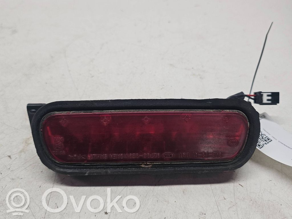 KIA Sorento Kolmas/lisäjarruvalo 