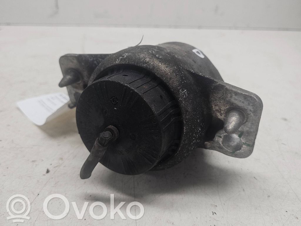 Jaguar XE Engine mount bracket 