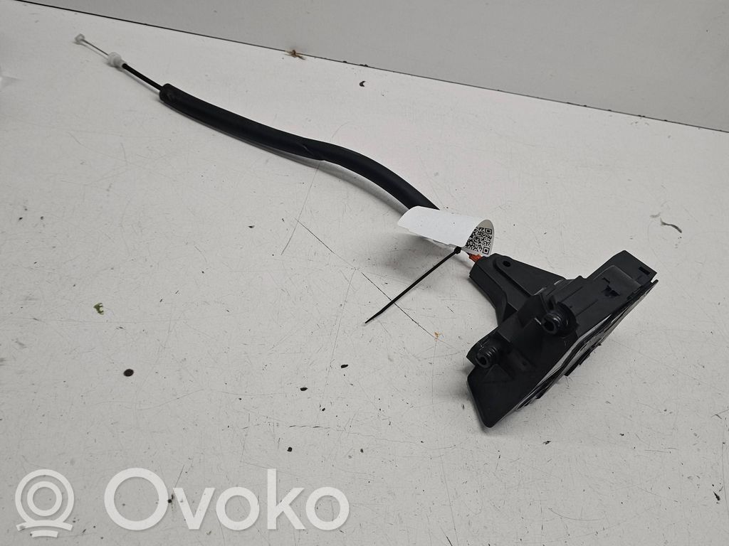Jaguar XE Front door lock 