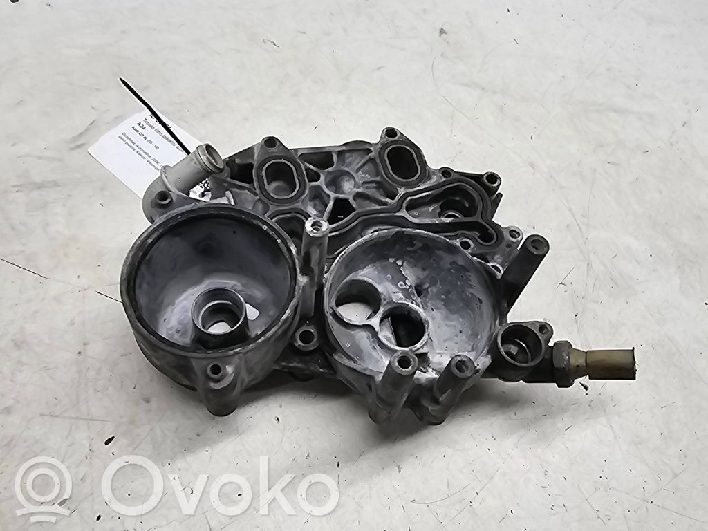 Audi Q7 4L Oil filter mounting bracket 