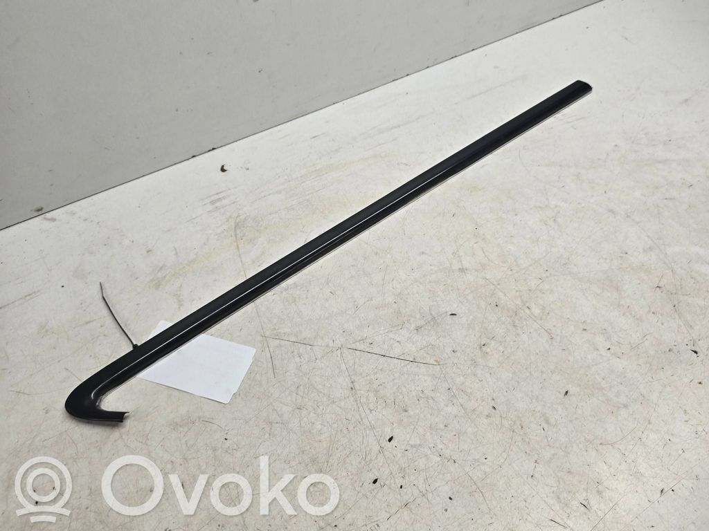 Audi A6 C7 Listwa szyby tylnej 