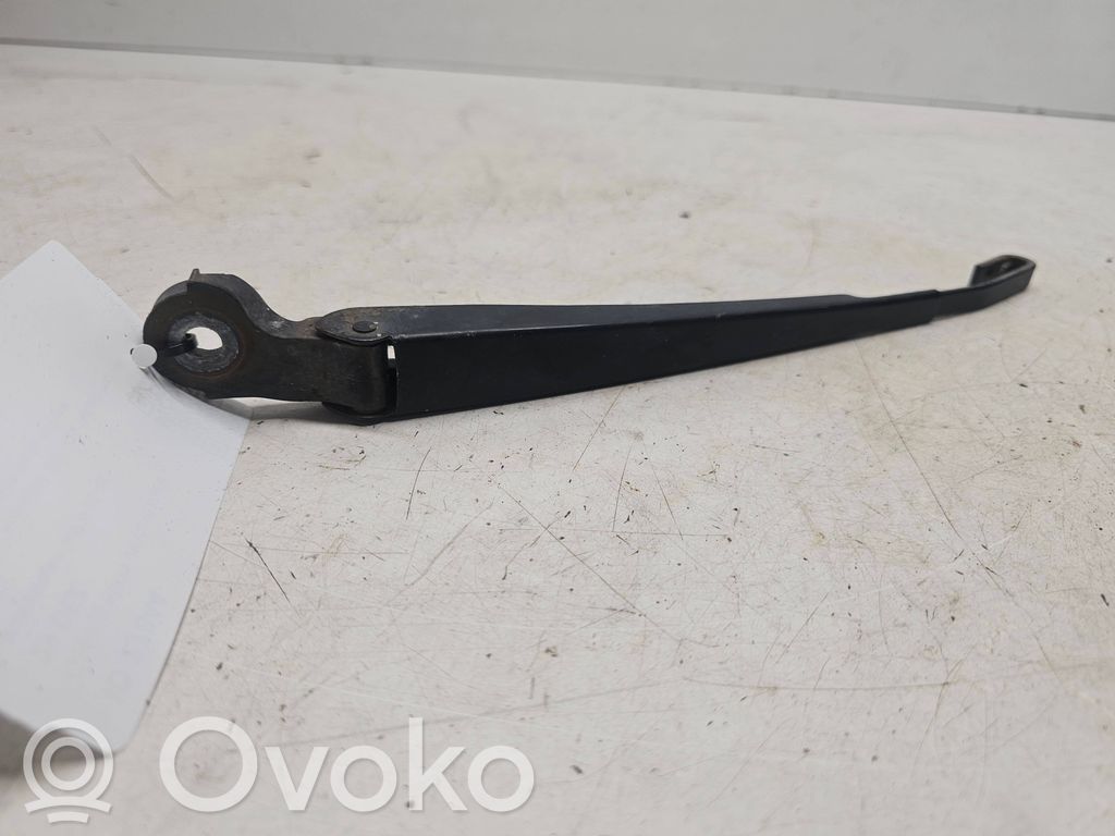 Volkswagen Golf IV Brazo del limpiaparabrisas trasero 