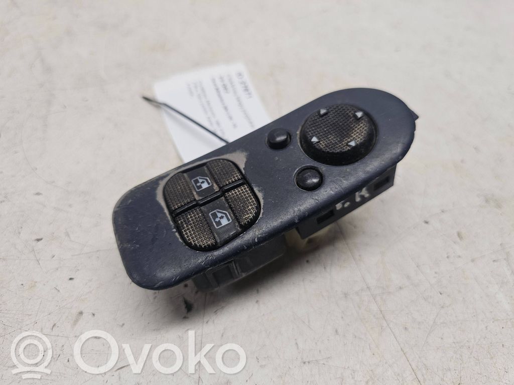 Seat Alhambra (Mk1) Electric window control switch 