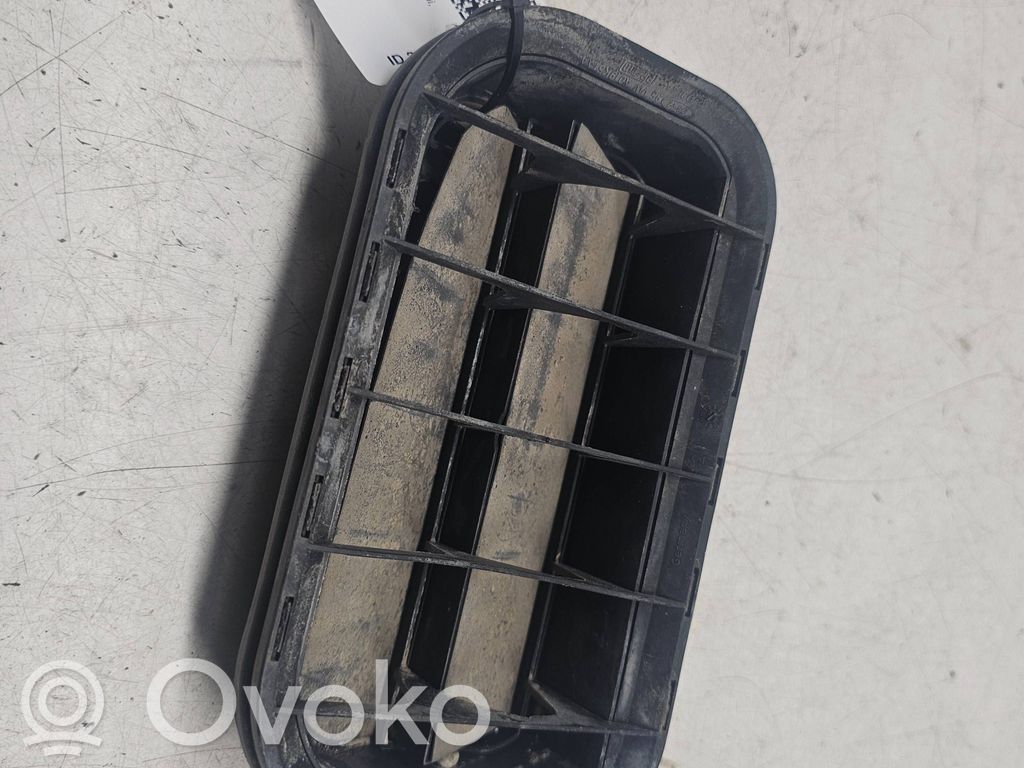 Seat Alhambra (Mk1) Quarter panel pressure vent 