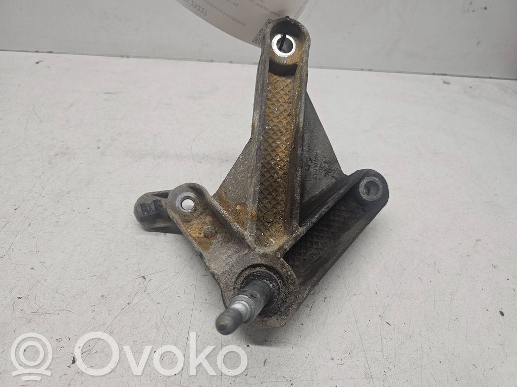 Renault Megane II Engine mounting bracket 