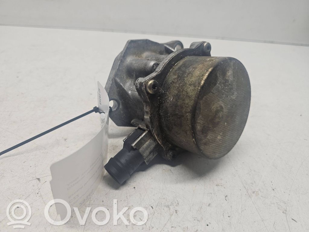 Renault Megane II Vacuum pump 