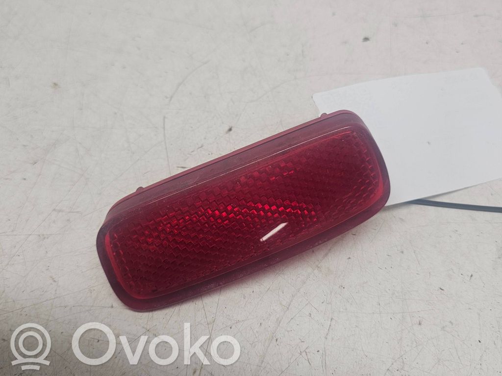 Peugeot 107 Aizmugurē atstarotājs 