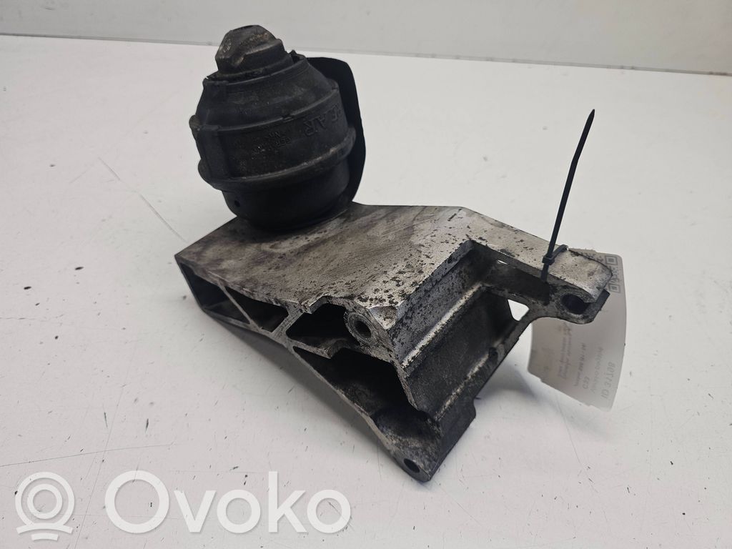 Volvo S60 Engine mount bracket 