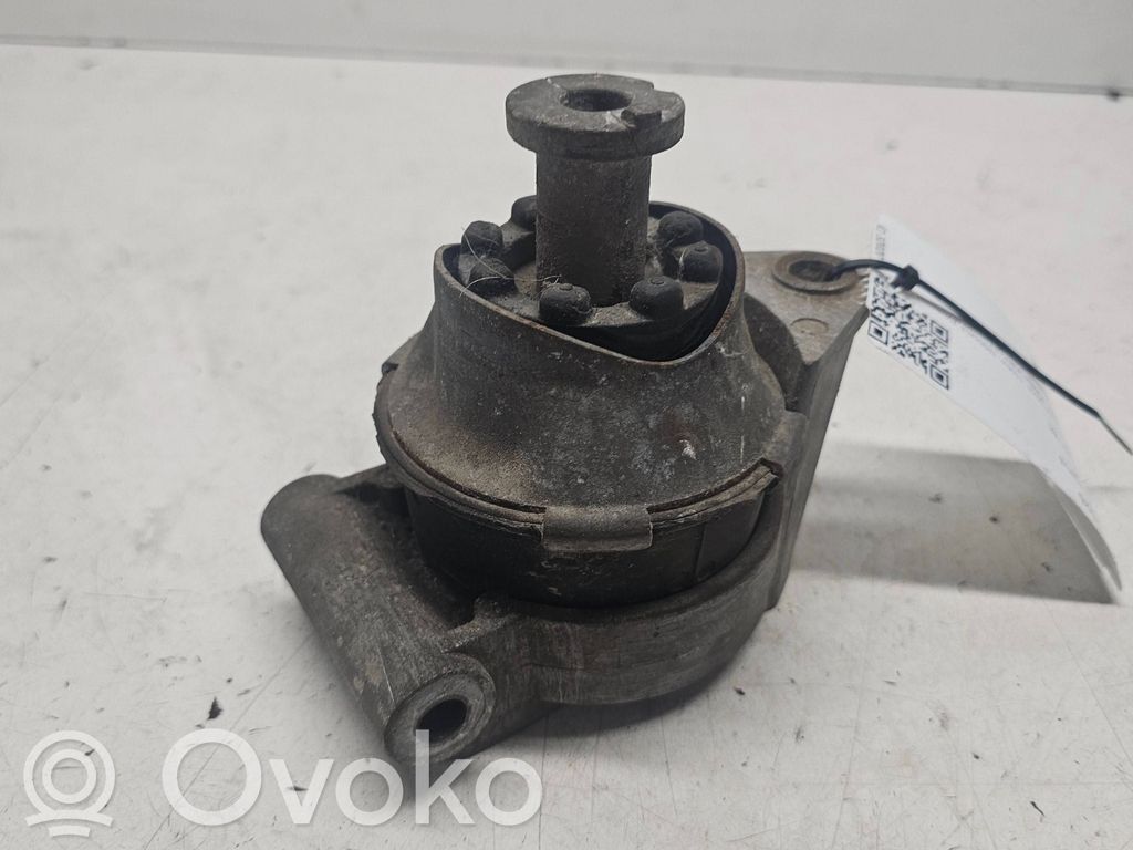 Opel Astra H Engine mount bracket 