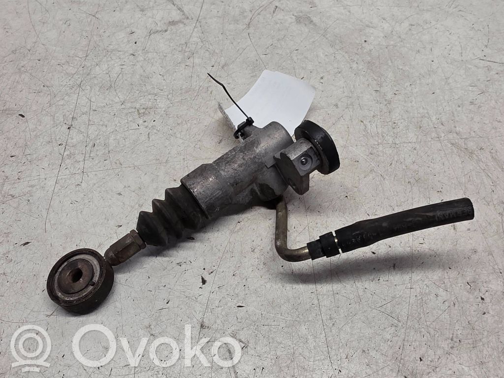 Audi A4 S4 B5 8D Kytkimen pääsylinteri 