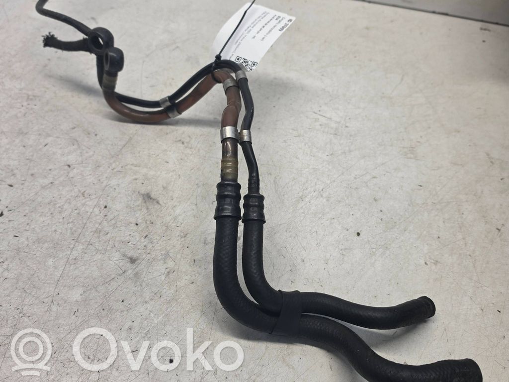 Audi A4 S4 B6 8E 8H Polttoaineputki 