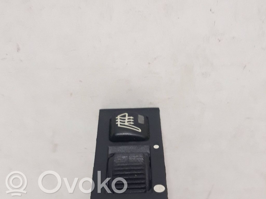Schalter Sitzheizung   61318352259,03055000,459500