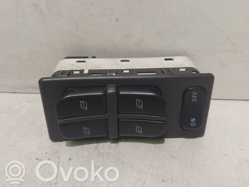 Electric window control switch   4616082,W152K