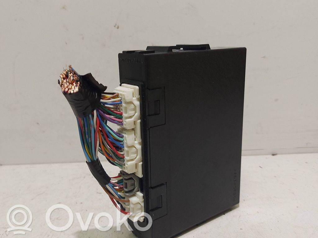 Mazda 3 II Door central lock control unit/module 