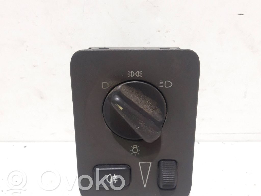 Light switch   4616124,758173