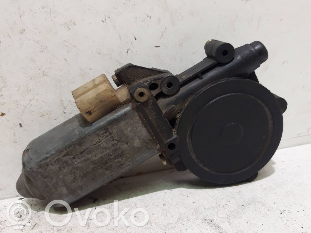 BMW 7 E32 Motor del regulador de la ventanilla de la puerta delantera 