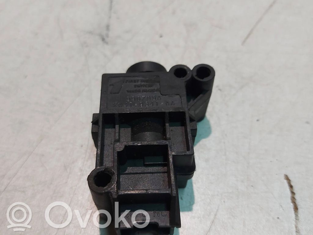 Interruptor de corte de combustible   XW4T9341AA,990708A