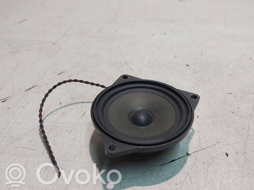 Enceinte de plage arrière   9141494,18820010,0407858261