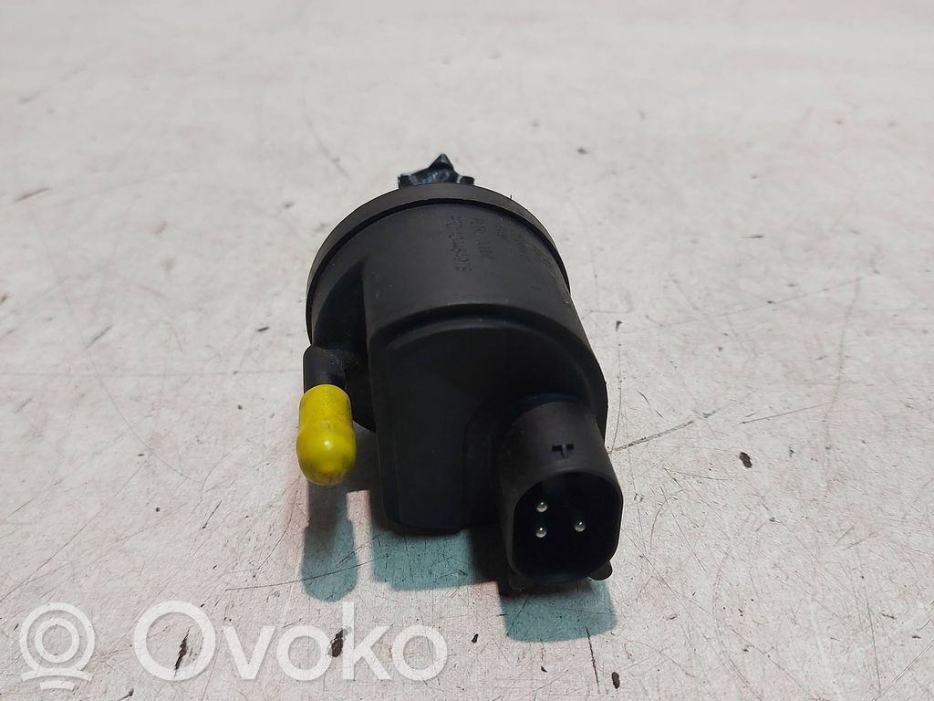 Front seat light   10951,104484978,2708C7
