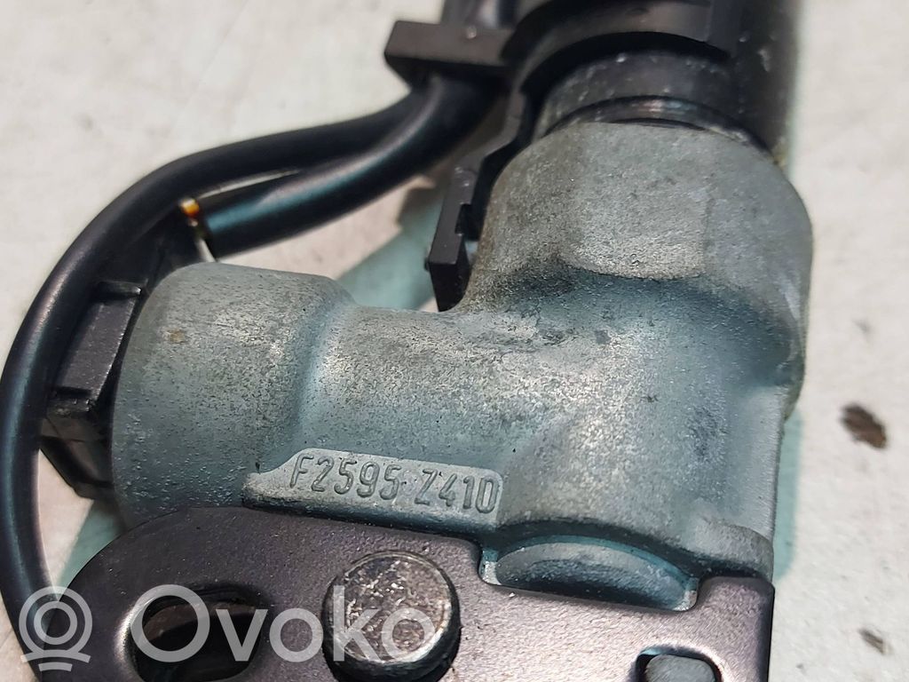 BMW 5 E60 E61 Priekšējās jostas sprādze 
